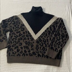 Elegant Leopard Print Turtleneck Sweater